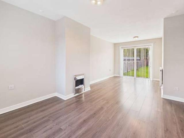 Cottage for sale in Linwood, Scotland