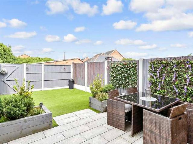 Cottage for sale in Bapchild, Swale