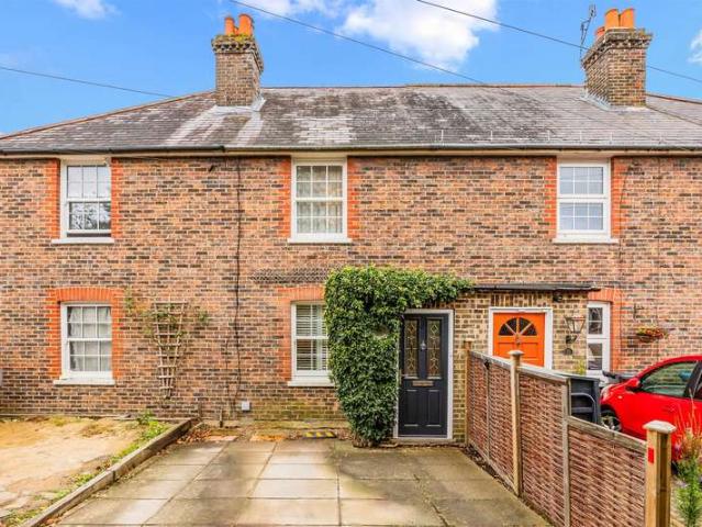 Cottage for sale in Hillview, Surrey
