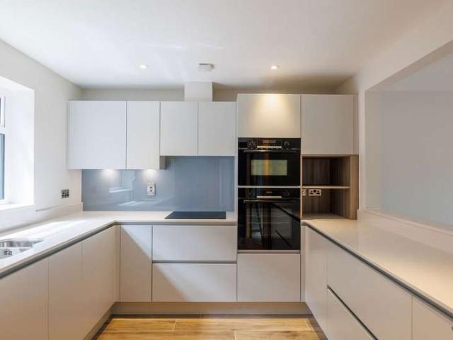 Cottage for sale in Hillview, Surrey