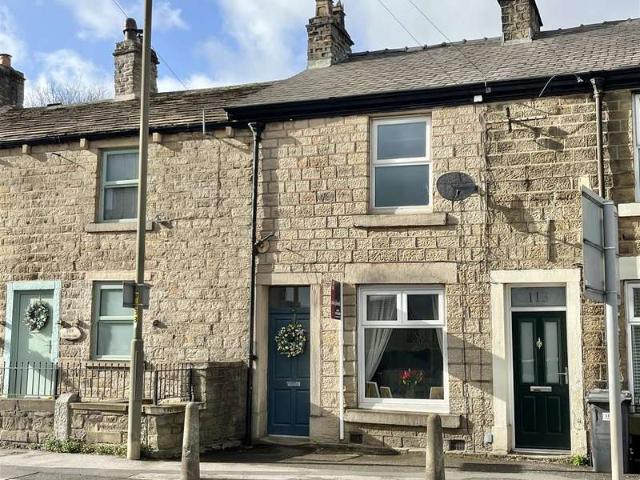 Cottage for sale in Charlesworth, East Midlands