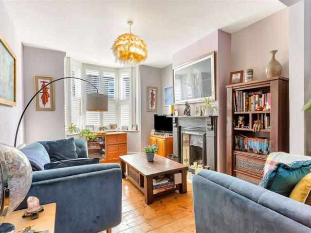 Cottage for sale in Castle, Bedford
