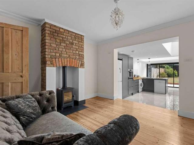 Cottage for sale in Clewer Within, Windsor