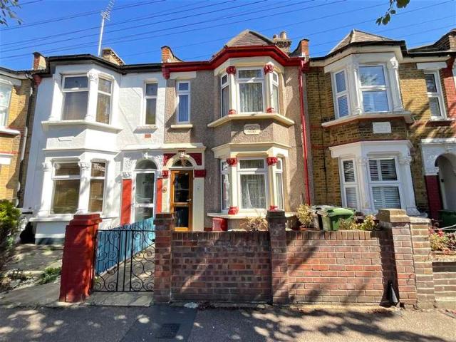 Cottage for sale in London Borough of Waltham Forest, Greater London
