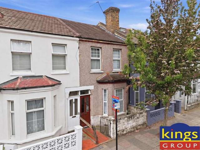 Cottage for sale in Ponders End, Greater London