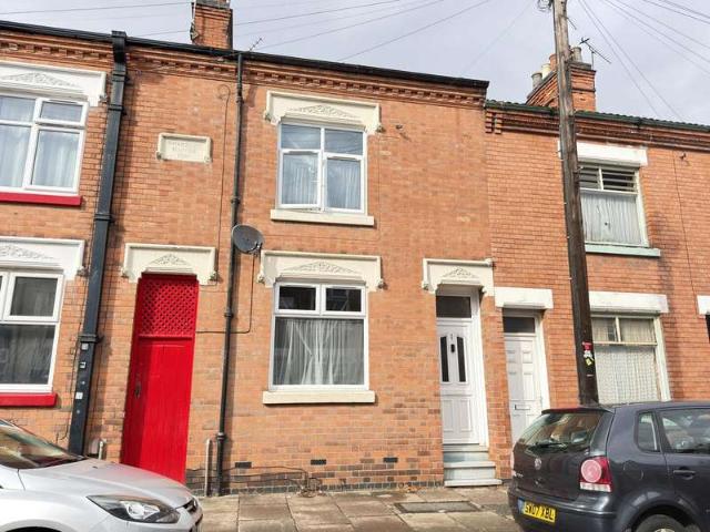 Cottage for sale in Newfoundpool, Leicester