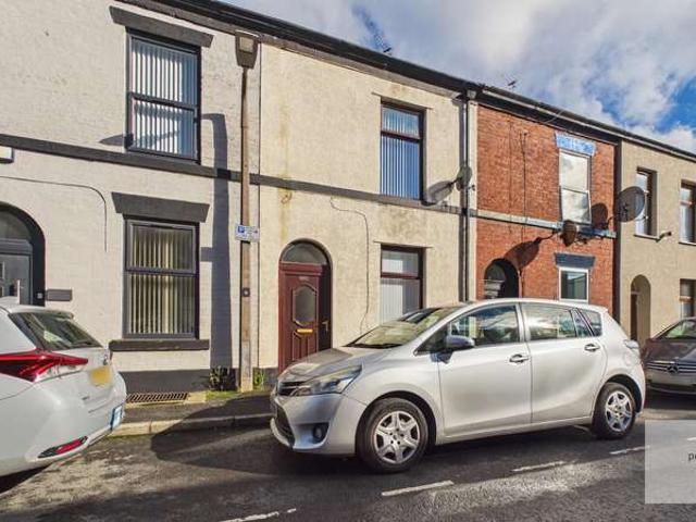Cottage for sale in Pimhole, Bury