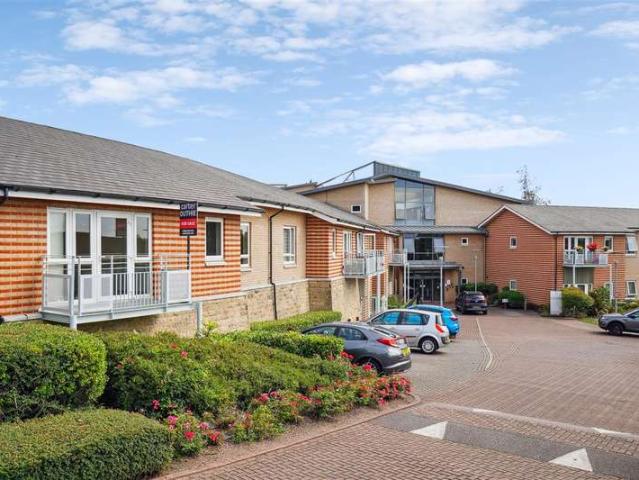 Bungalow for sale in Denham