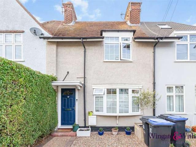 Cottage for sale in Byfleet, Woking