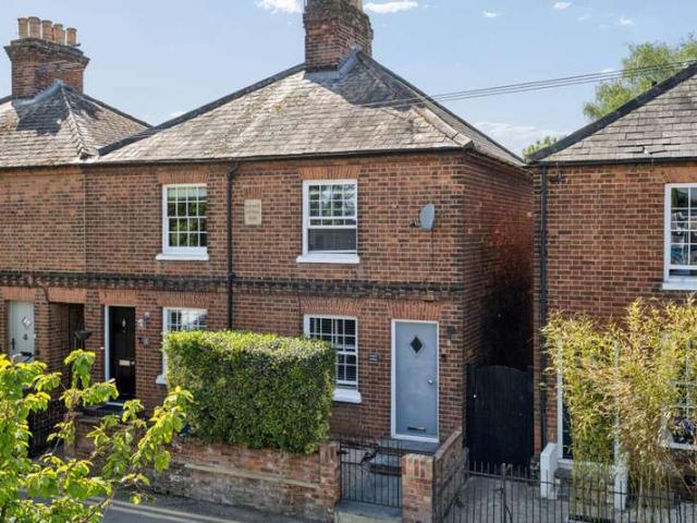 Cottage for sale in Cookham Rise, Cookham