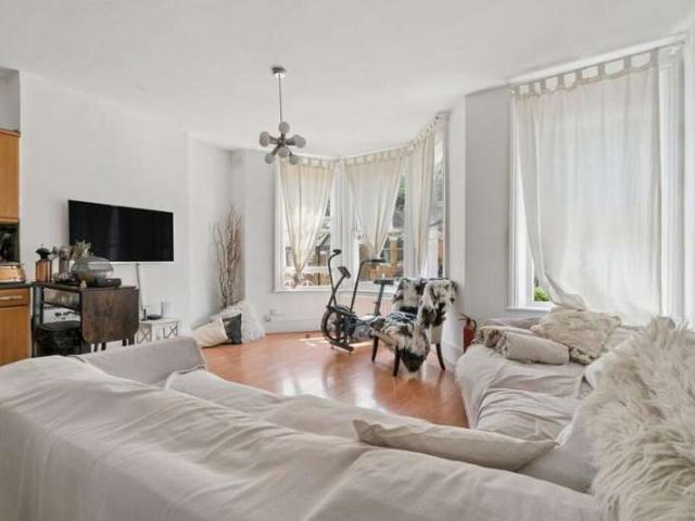 Cottage for sale in London Borough of Lewisham, Ladywell