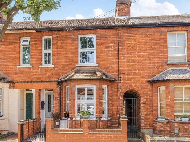 Cottage for sale in Castle, Bedford