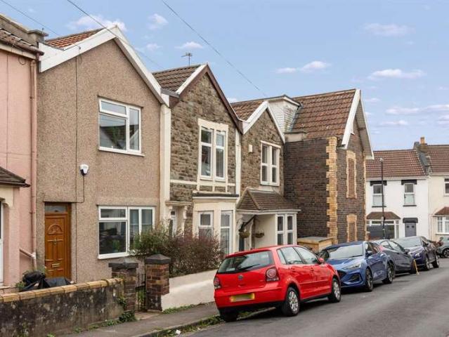 Cottage for sale in Feckenham, City Of Bristol
