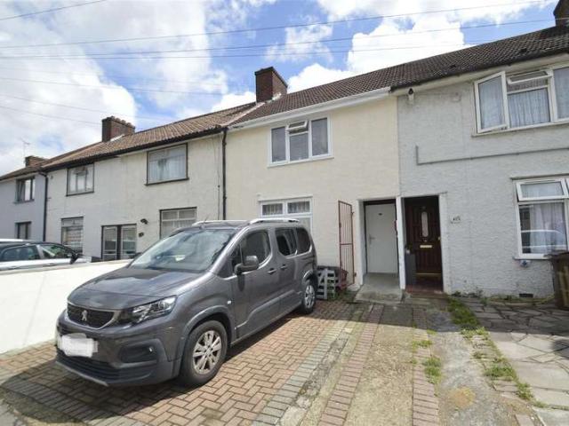 Terraced House for sale in Dagenham, Becontree Heath