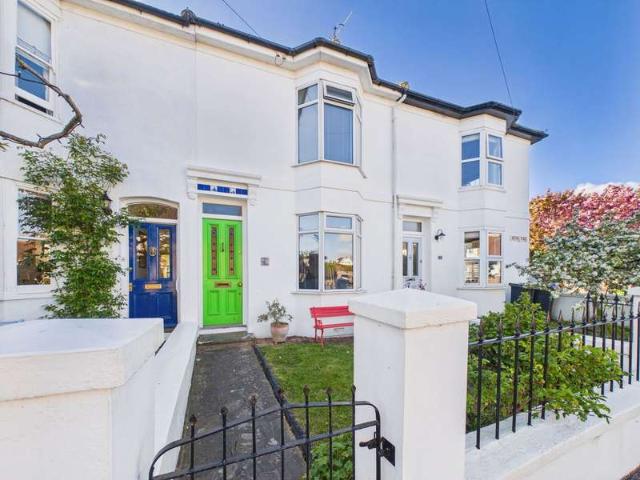 Cottage for sale in Fishersgate, West Sussex