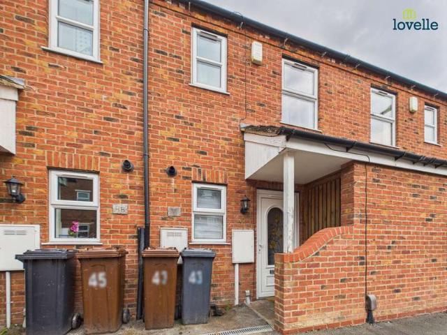 Terraced House for sale in Lincoln, St Catherines