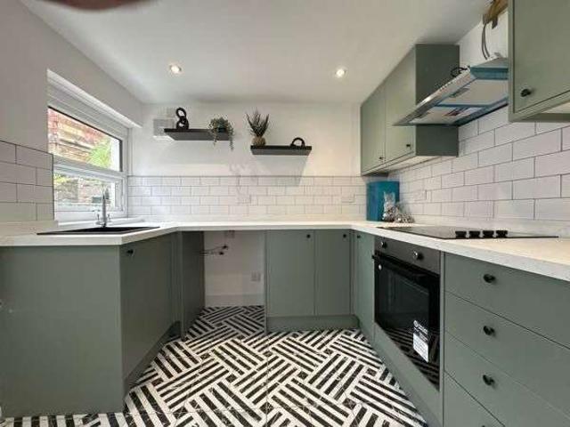 Cottage for rent in Six Bells, Wales