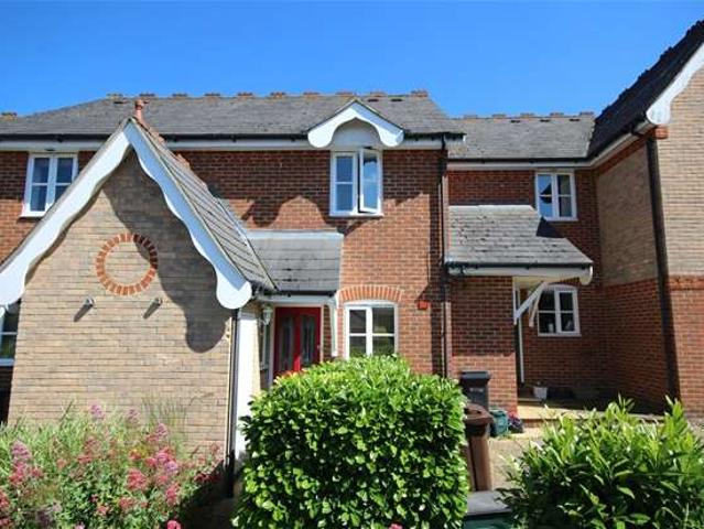 Cottage for sale in Hatching Green, Five Acres