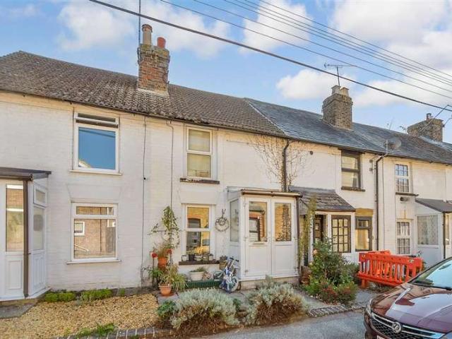 Cottage for sale in Minster, Acol