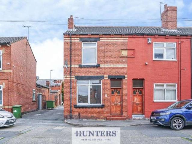Cottage for sale in Cutsyke, Castleford