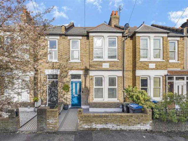Cottage for sale in London Borough of Merton, Raynes Park