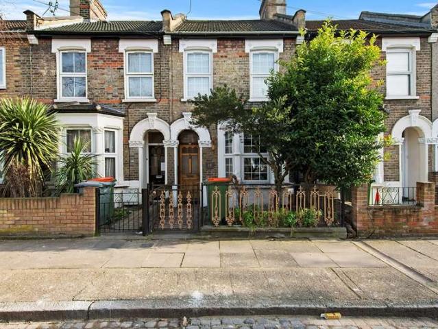 Cottage for sale in Upton Park, Greater London