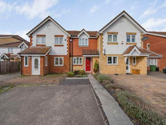 Cottage for sale in London Borough of Hillingdon, Greater London