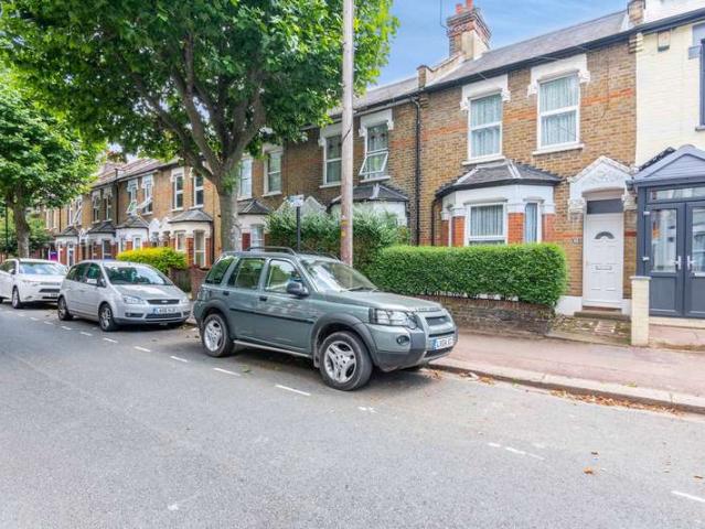 Cottage for sale in Beckton, Greater London