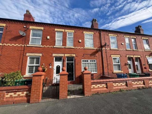 Cottage for sale in Boothroyden, Manchester