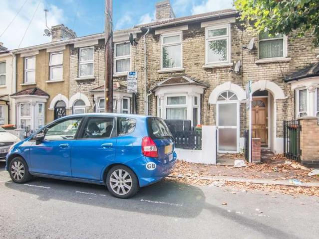 Cottage for sale in Little Ilford, Greater London