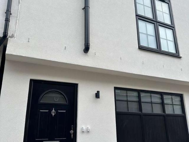 Terraced House for rent in Ilford, London Borough of Redbridge