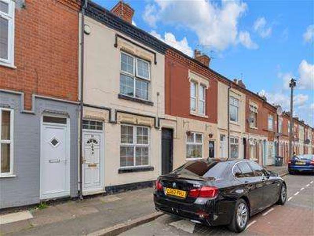 Cottage for sale in West End, Old Wharf