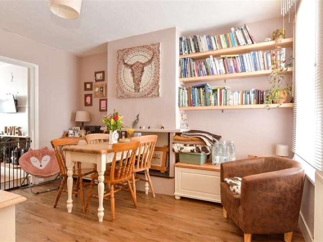Cottage for sale in Troy Town, Rochester