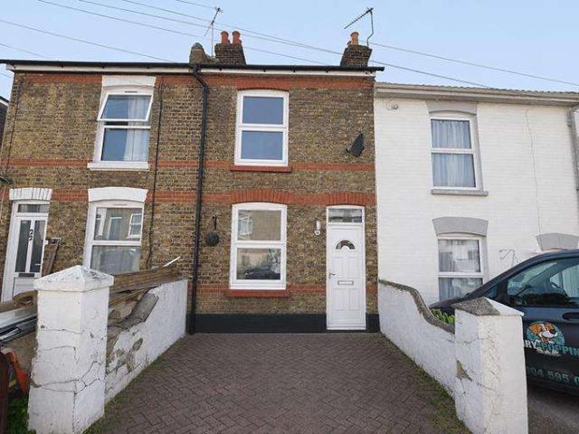 Cottage for sale in Luton, Chatham