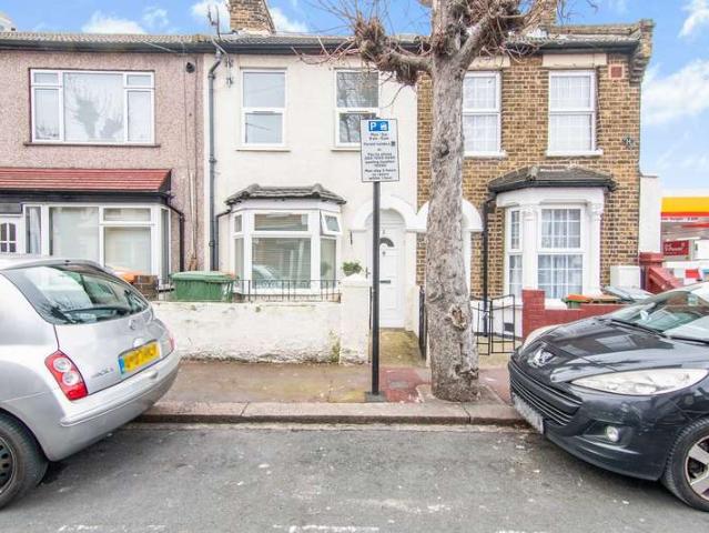 Cottage for sale in Little Ilford, Greater London