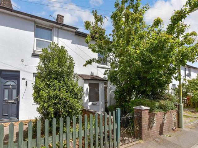 Cottage for sale in South Ashford, Bridgefield