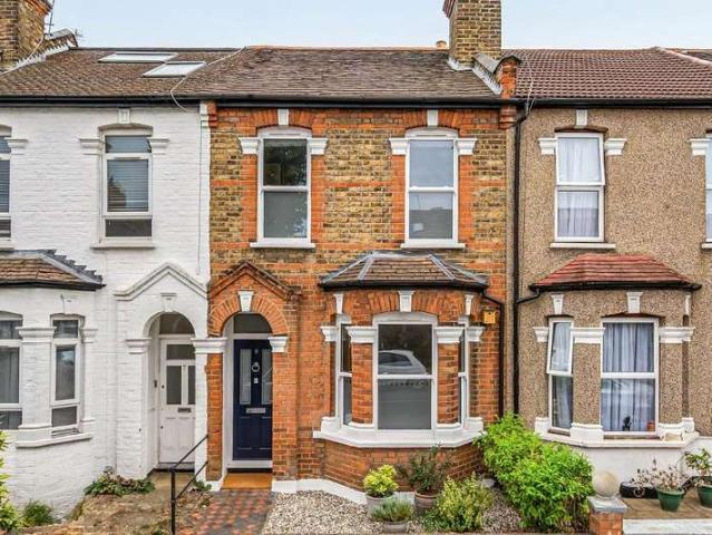 Cottage for sale in London Borough of Ealing, Greater London