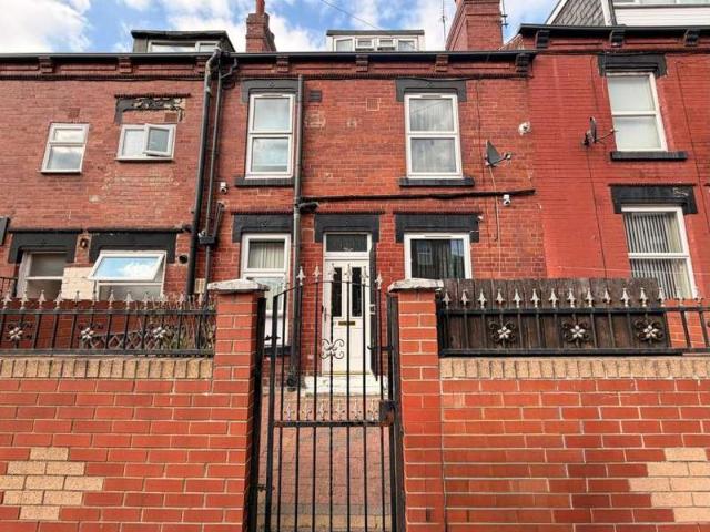 Cottage for sale in Harehills, West Yorkshire