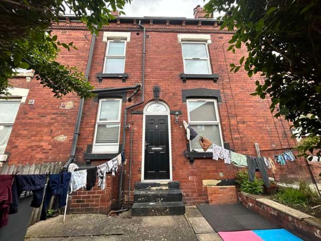 Cottage for sale in Harehills, West Yorkshire