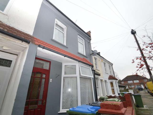 Cottage for sale in Plumstead, Greater London