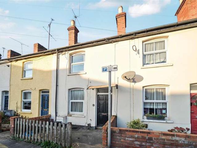 Cottage for sale in Reading