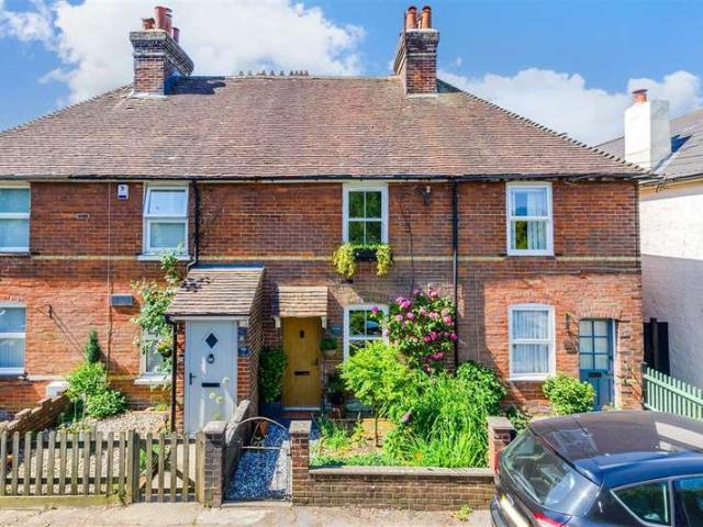 Cottage for sale in The Butts, Kent