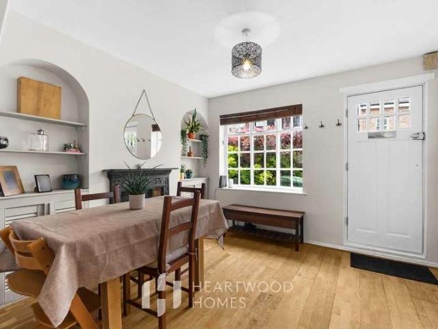 Cottage for sale in St Albans, Five Acres