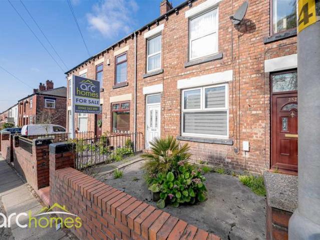 Cottage for sale in Daisy Hill, Westhoughton