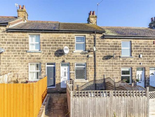 Terraced House for sale in Horsforth, Low Fold