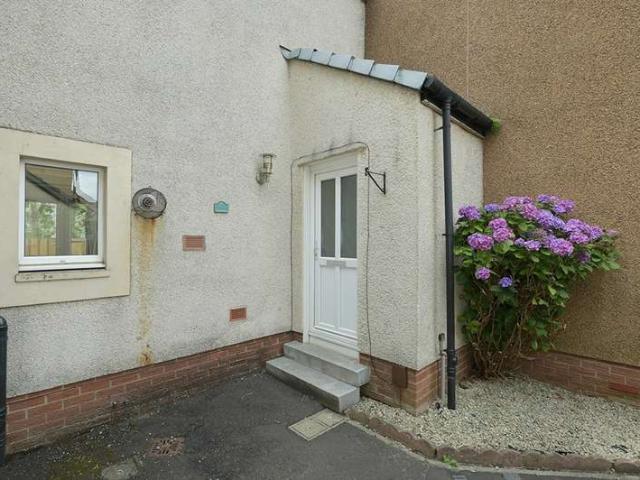 Cottage for sale in South Gyle, Scotland
