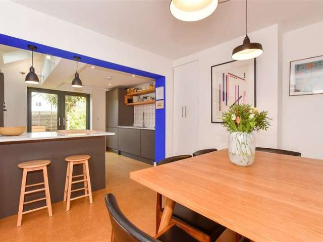 Cottage for sale in Middle Deal, Ash