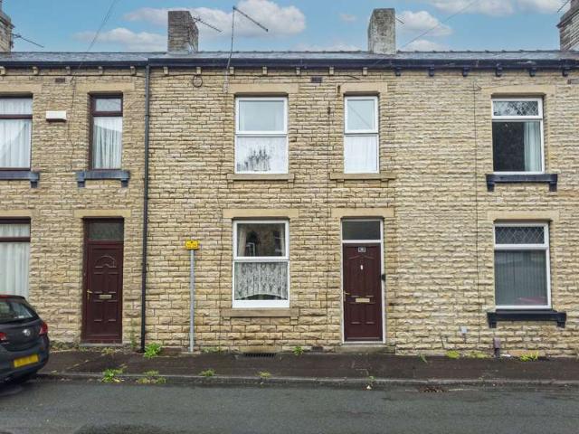 Terraced House for sale in Brighouse, Waring Green