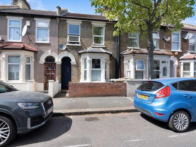 Cottage for sale in London Borough of Newham, Greater London