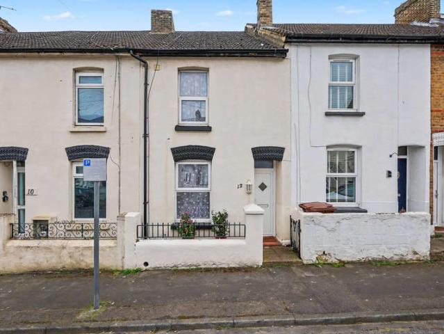 Cottage for sale in Brompton, Gillingham